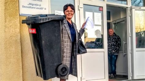 Local Development Initiatives 的图像结果