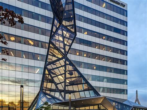 EF Education First 的图像结果