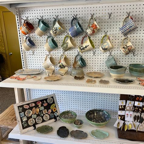 Souvenir Gift Shop 的图像结果