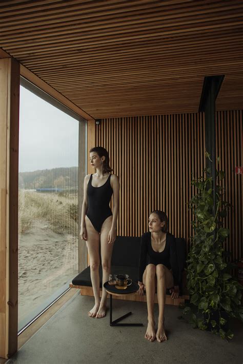 Karoline Leavitt Bathing Suit Photos, Download The BEST Free Karoline ...