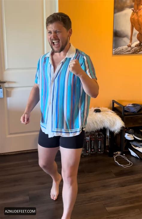 DREW LYNCH Feet - AZNudeFeet Men