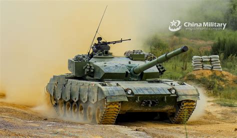 Armored vehicles in maneuver - Ministry of National Defense