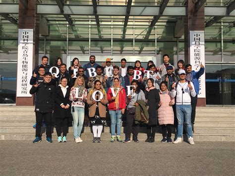 我校留学生参加首届“一带一路”国家在华留学生走近青岛活动-青岛大学国际教育学院