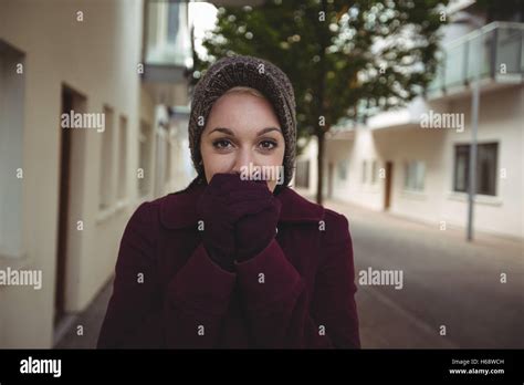 Shivering Cold Model Shoot 的图像结果