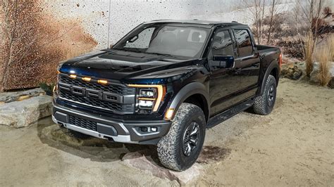 2021 Ford F-150 Raptor Arrives to Take on the TRX