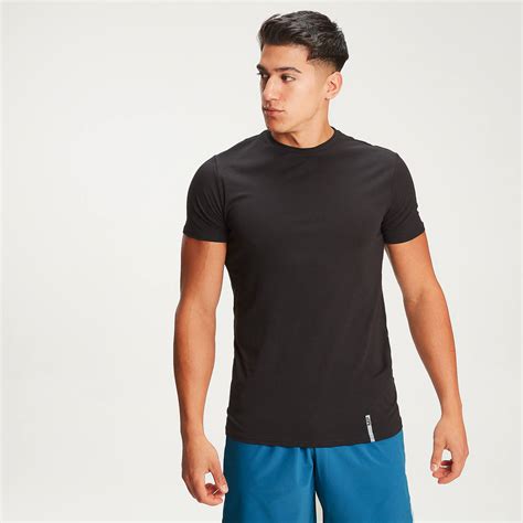 Buy Men's Luxe Crew T-Shirt | Black | MYPROTEIN™