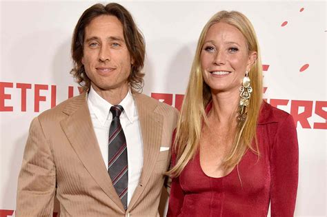 Gwyneth Paltrow, Husband Brad Falchuk Enjoy a Romantic Stroll in Paris
