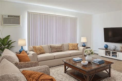 Franklin Square Apartments - Livonia, MI 48154 | ApartmentGuide.com