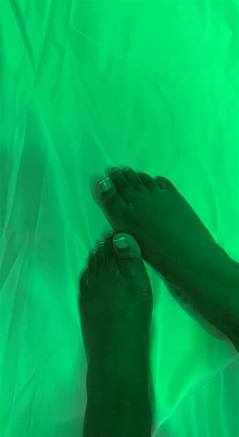 Feet Greenscreen 的图像结果