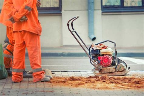 How to Use a Wacker Compactor 的图像结果