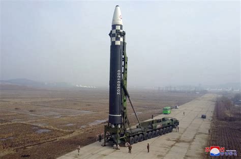 朝鲜发射2枚疑似为"KN-24"的短程弹道导弹