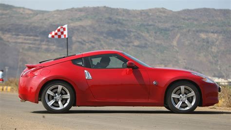 Nissan-370z-2013-MT-Exterior Car Photos - Overdrive