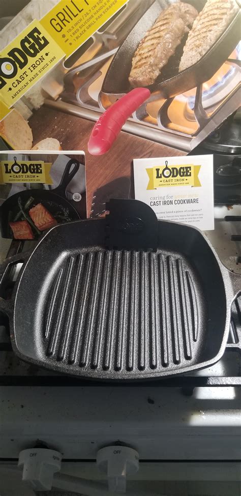 Flea market find ! Brand new lodge grill pan 10 bucks : r/castiron