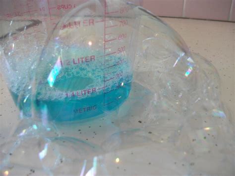 Science Experiments Bubbles 的图像结果