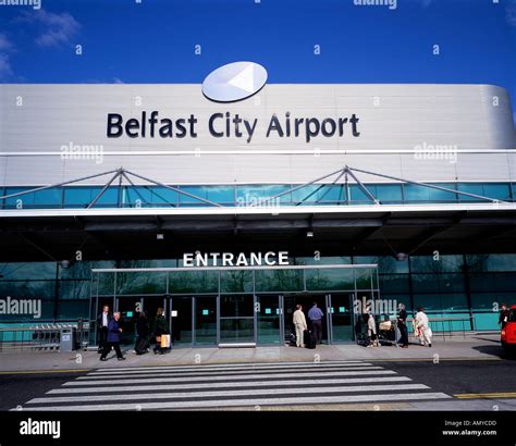 George best hi-res stock photography and images - Alamy