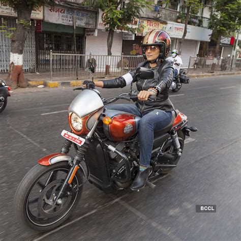 Women on Superbikes Pics | Women on Superbikes Photos | Women on ...