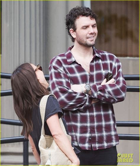 Natalie Portman Runs Into Taylor Swift's Brother Austin Swift in NYC ...