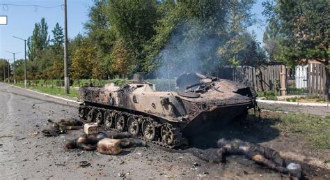 横尸街头：乌克兰多辆坦克被亲俄武装摧毁-热点关注-中俄时政要闻-中俄资讯网-莫斯科|圣彼得堡|俄罗斯华人华商-中俄新闻第一门户