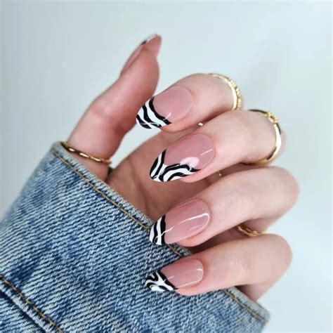 How to Do Zebra Print on Nails for Beginners? Nail Art Tutorial – ND ...