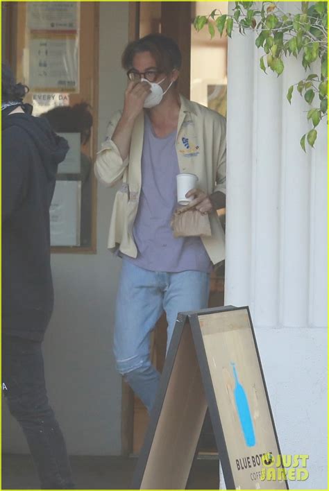 Chris Pine Picks Up His Morning Coffee Before Running Errands: Photo ...