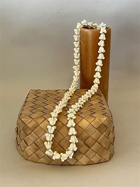 Crown Flower Lei - Maui Floral Special Orders