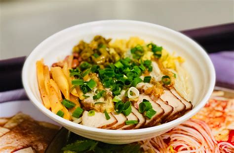 广东珠海最便宜自助餐16元一位，20多种荤素菜，土鸡炖土豆无限量 - YouTube