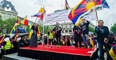 People Standing General 的图像结果