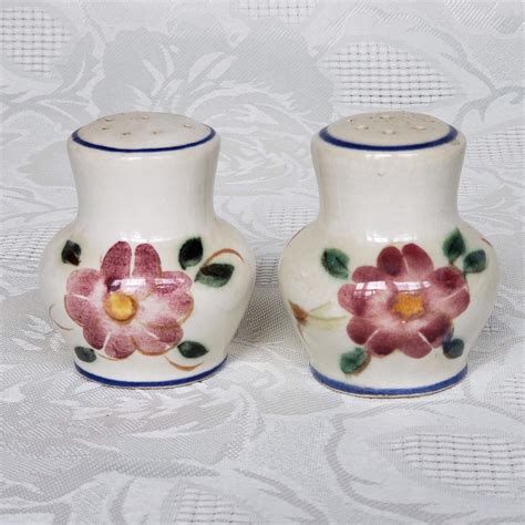 Vintage Floral Salt and Pepper Shakers – Aunt Gladys' Attic