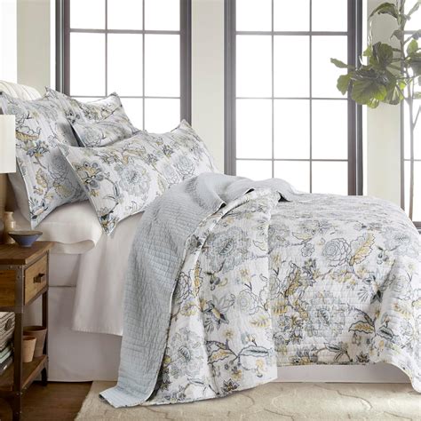 Amazon.com: Levtex Home - Ophelia Spa Quilt Set - King Quilt and Two ...
