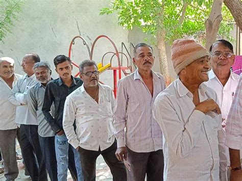 230 buses came from Surat for voting in rural areas | મતદાન શાંતિપૂર્ણ ...