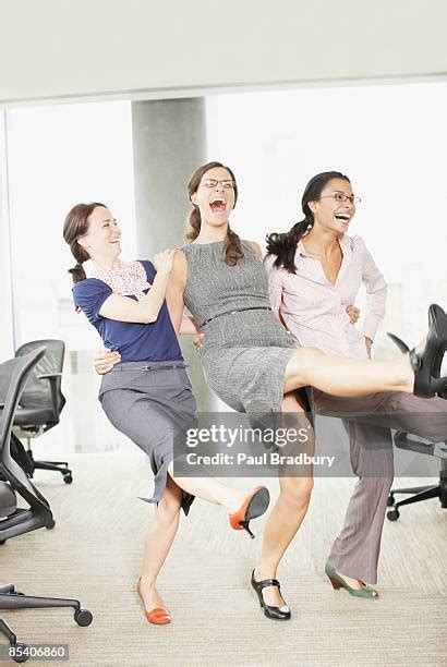 Computer Dancing Office 的图像结果