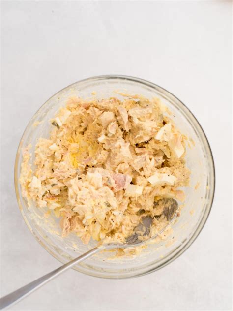 Simple Tuna Salad Recipe (with Mayo) - Sweetly Splendid