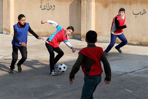 ISIS-scarred children go back to school in Mosul - IBTimes India