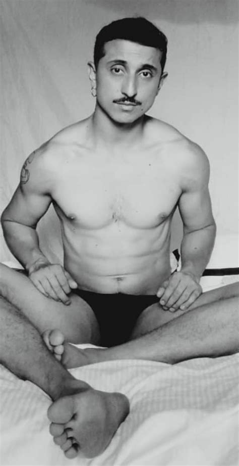 Erik Joel Rodríguez's feet