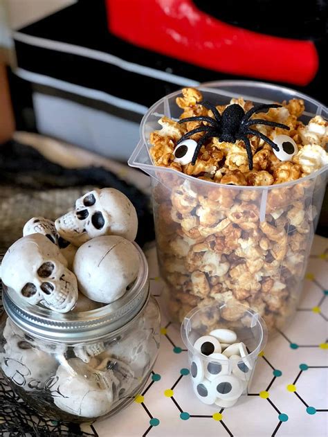 Computer Lab Halloween Decorations 的图像结果