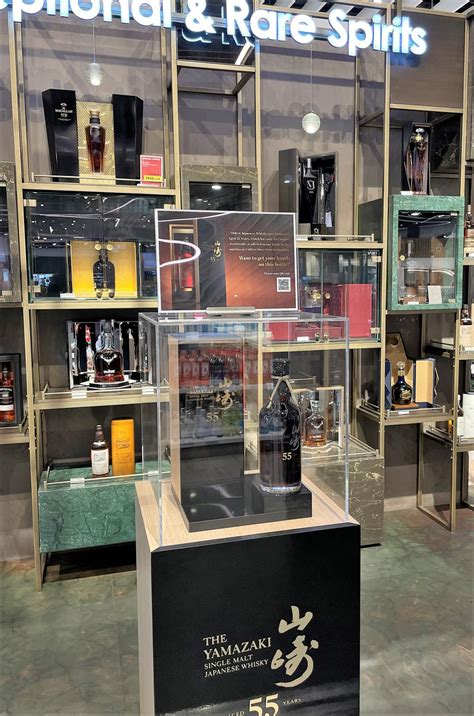 चीनी यात्री ने खरीदी इतिहास की सबसे पुरानी Single Malt Whisky, कीमत 4. ...