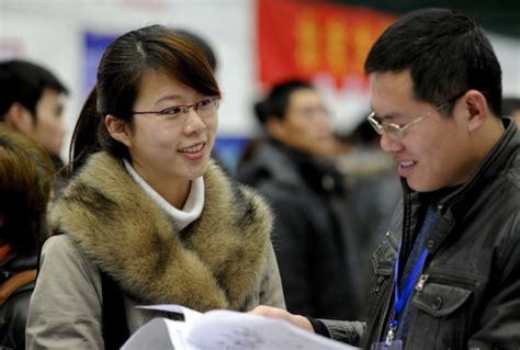 2024年上海选调生资格首次对留学生开放！除了落户政策，留学背景还有哪些优待？-一本一诺国际艺术中心