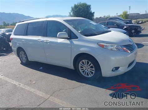2017 TOYOTA SIENNA XLE 8 PASSENGER Gasoline - 5TDYZ3DC4HS823151