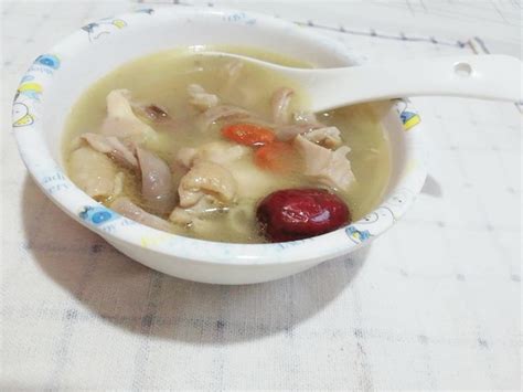 【猪肚鸡汤火锅】冬天在家吃火锅最爱猪肚鸡，汤鲜味美，驱寒暖胃 - 哔哩哔哩
