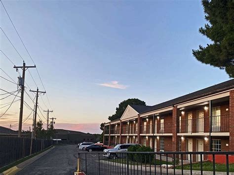 BENCHMARK INN (San Angelo) - Motel Reviews, Photos, Rate Comparison ...