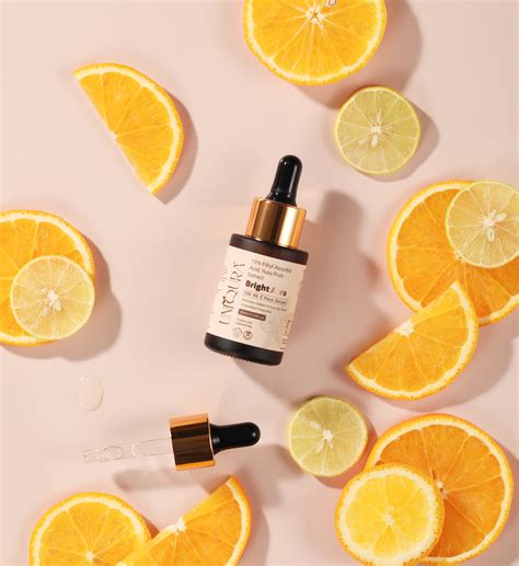 15% Vitamin C + Yuzu Brightening Serum – Uniqura