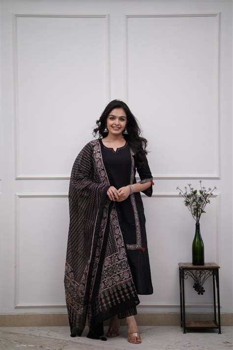 Dupatta Pant Set – Taana Baana