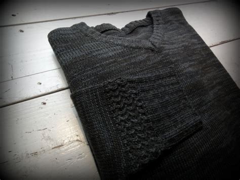 V-Neck Knit Sweater - “COMMONROOM”gnarly