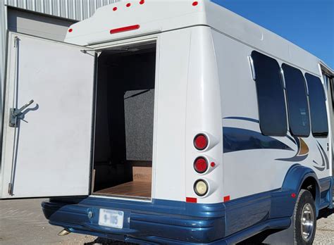 Rent a 15 Passenger Van 的图像结果