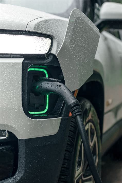 Rivian Announces the Most Powerful V2H Bidirectional Charger on the Market - autoevolution
