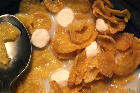 Review: Kellogg’s Frosted Flakes with Marshmallows - Cerealously