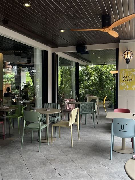 Lazy daisy cafe brunch and bar🍎🧢👚🩵 | แกลเลอรีที่โพสต์โดย __boonyawee ...