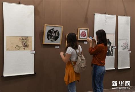 南京传统艺术作品展在地拉那举行-中国山水画艺术网