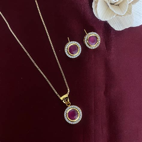 Round Design Kundan polki pendant set – Rebaari Jewels