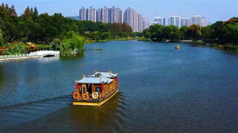 荆州古城赏花游船首航出发！包船价格为…… - 荆州市文化和旅游局